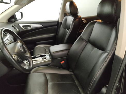Used 2019 Nissan Pathfinder SL AWD/4WD image 17