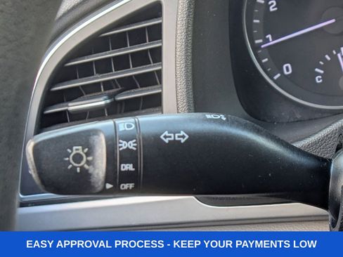 Used 2017 Hyundai Elantra SE image 34