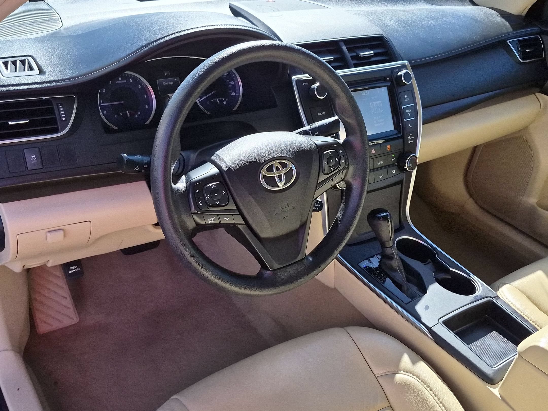 Used 2016 Toyota Camry LE FWD image 17
