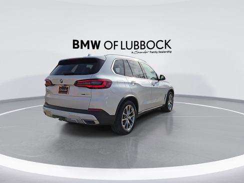 Certified 2022 BMW X5 xDrive40i w/ Luxury Seating Package image 8