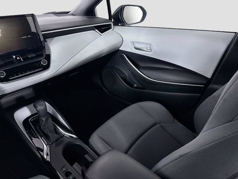 Certified 2025 Toyota Corolla SE FWD image 16