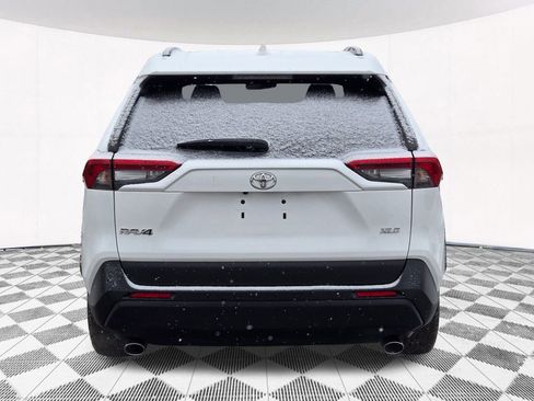 Used 2020 Toyota RAV4 XLE w/ Convenience Package image 16