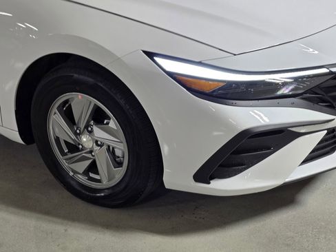 New 2026 Hyundai Elantra SE image 10