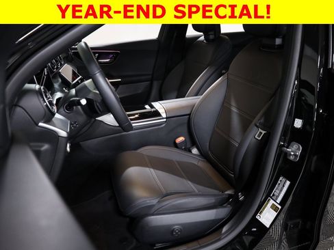 Used 2025 Mercedes-Benz C 300 4MATIC Sedan image 21