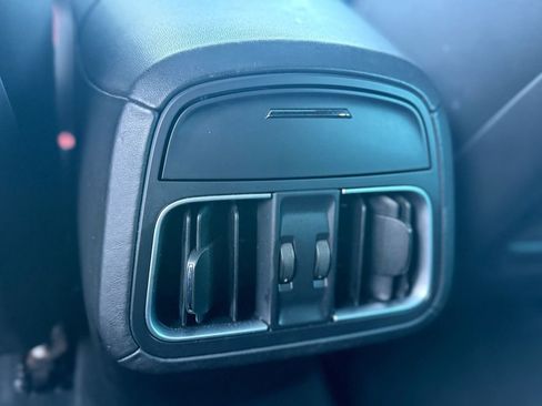 Used 2017 Maserati Levante S image 31