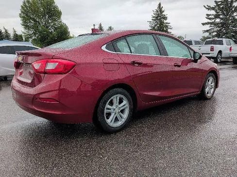 Used 2018 Chevrolet Cruze LT FWD image 3