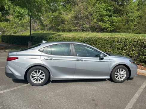 Used 2025 Toyota Camry LE FWD image 31