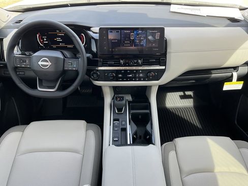 New 2026 Nissan Pathfinder SL image 8