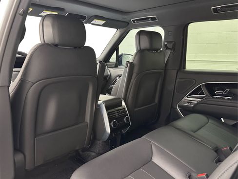 Used 2025 Land Rover Range Rover SE AWD/4WD image 13