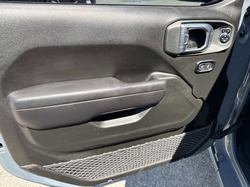 Used 2024 Jeep Wrangler Unlimited w/ Convenience Group AWD/4WD image 13