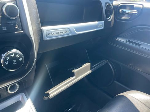 Used 2016 Jeep Compass Latitude AWD/4WD image 30