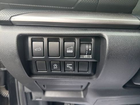 Used 2020 Subaru Forester Premium AWD/4WD image 22
