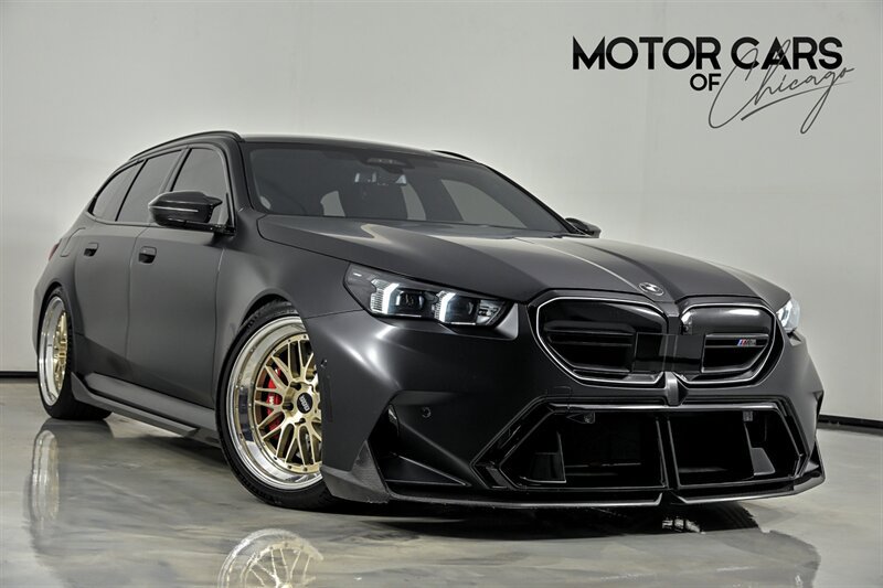 Used 2025 BMW M5 Touring AWD/4WD image 1