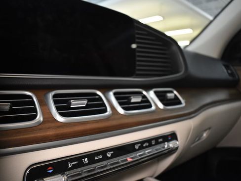 Used 2024 Mercedes-Benz GLE 450 4MATIC image 41