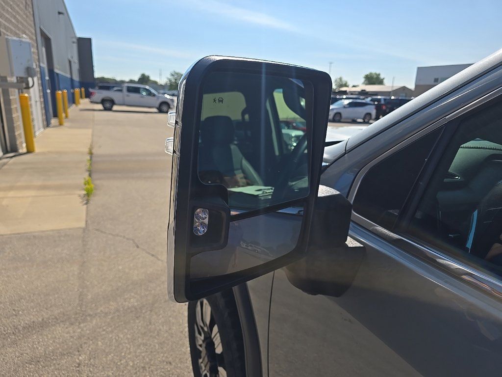 Used 2025 GMC Sierra 2500 Denali AWD/4WD image 7