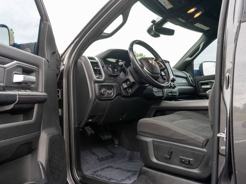 Used 2019 RAM 2500 Big Horn w/ Night Edition AWD/4WD image 13
