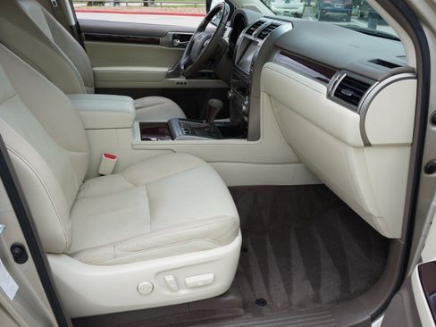 Used 2015 Lexus GX 460 w/ Premium Package AWD/4WD image 14