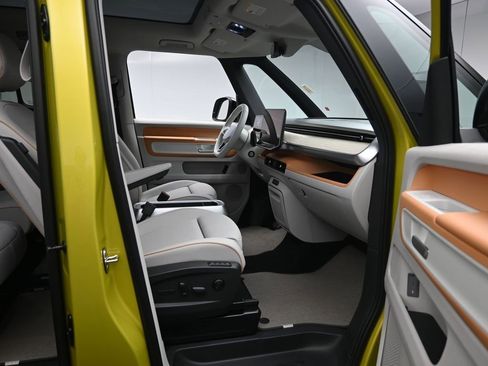 New 2025 Volkswagen ID. Buzz 1st Edition image 29