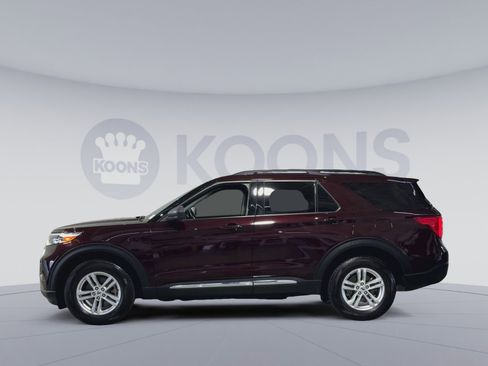 Used 2023 Ford Explorer XLT AWD/4WD image 7