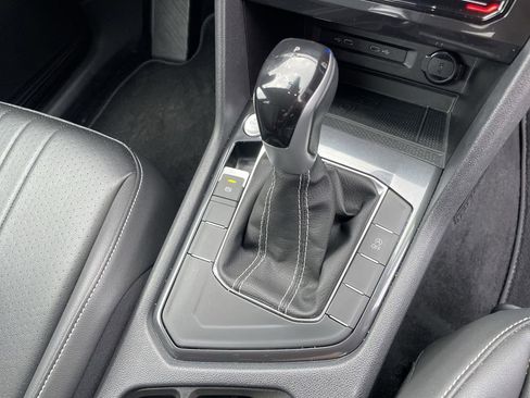 Certified 2023 Volkswagen Tiguan SE FWD image 25