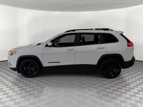 Used 2021 Jeep Cherokee Latitude Plus FWD image 2