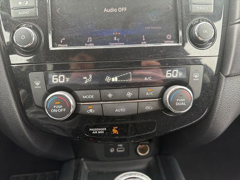 Used 2020 Nissan Rogue SV AWD/4WD image 26
