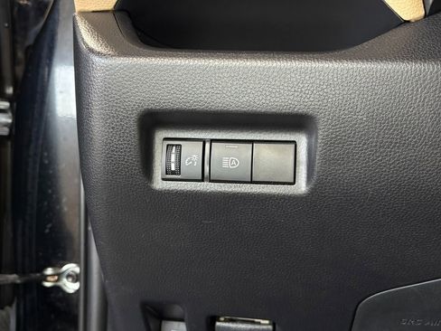 Used 2023 Toyota RAV4 LE AWD/4WD image 18