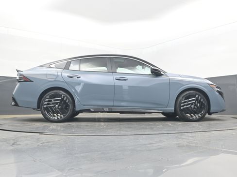 New 2026 Nissan Sentra SR FWD image 31