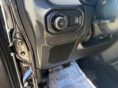 Used 2025 Jeep Wrangler Unlimited Sport AWD/4WD image 19