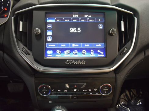 Used 2014 Maserati Ghibli image 22