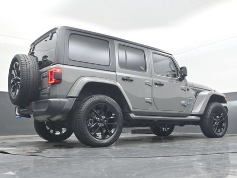 Used 2023 Jeep Wrangler Unlimited Sahara AWD/4WD image 29