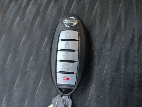 Used 2019 Nissan Rogue SV image 35