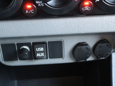 Used 2013 Toyota Tacoma PreRunner w/ SR5 Pkg RWD image 22