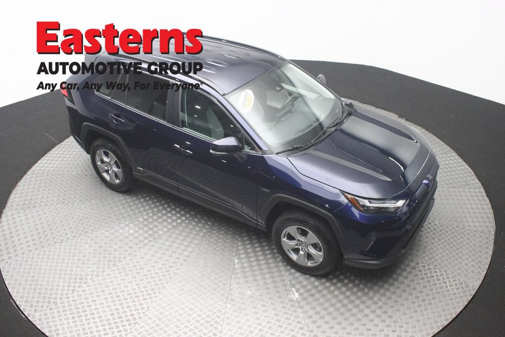 Used 2024 Toyota RAV4 XLE AWD/4WD image 4