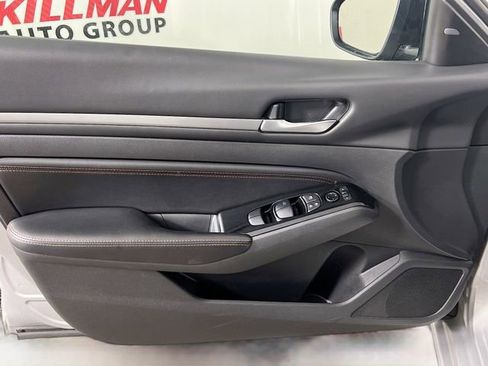 Used 2023 Nissan Altima 2.5 SR image 29