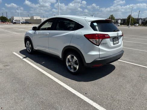 Used 2019 Honda HR-V LX image 3