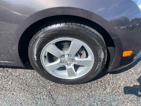 Used 2015 Chevrolet Cruze LT image 10