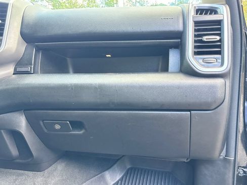 Used 2019 RAM 1500 Big Horn RWD image 34