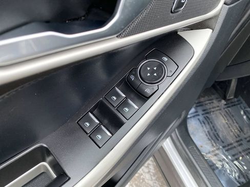 Used 2020 Ford Explorer XLT image 33