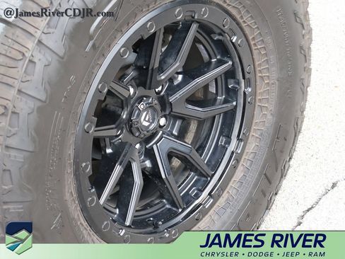 Used 2024 Jeep Wrangler Unlimited Rubicon AWD/4WD image 39