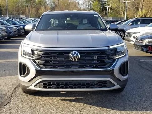 New 2026 Volkswagen Atlas Cross Sport SE AWD/4WD image 2