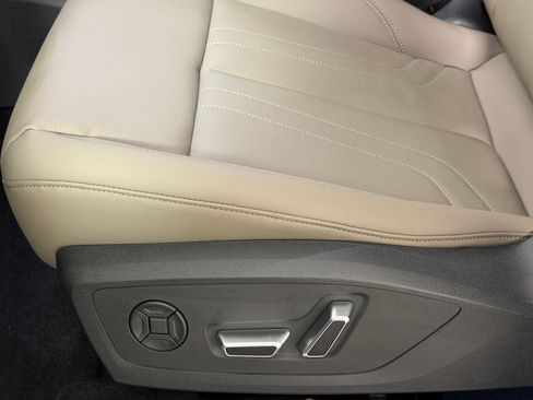 New 2026 Audi Q3 quattro 2.0T AWD/4WD image 14