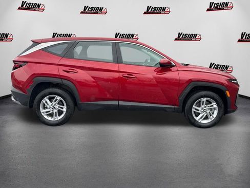 Used 2025 Hyundai Tucson SE AWD/4WD image 4