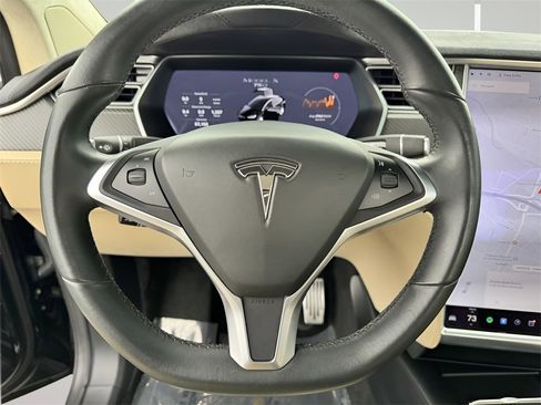 Used 2017 Tesla Model X 75D image 11