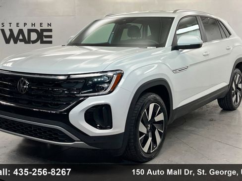 Used 2025 Volkswagen Atlas Cross Sport SE AWD/4WD image 1
