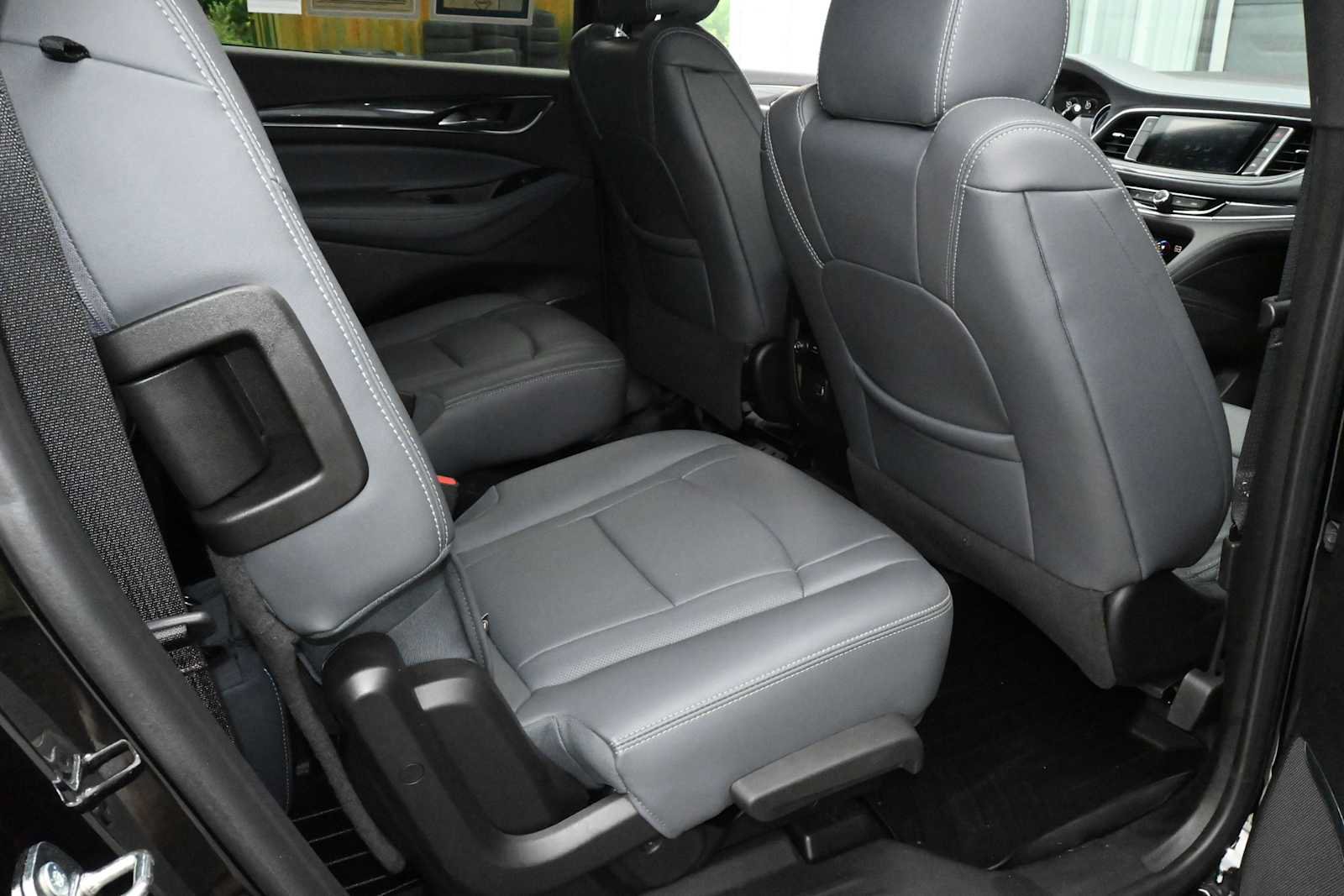 Used 2023 Buick Enclave Essence w/ Experience Buick Package FWD image 18