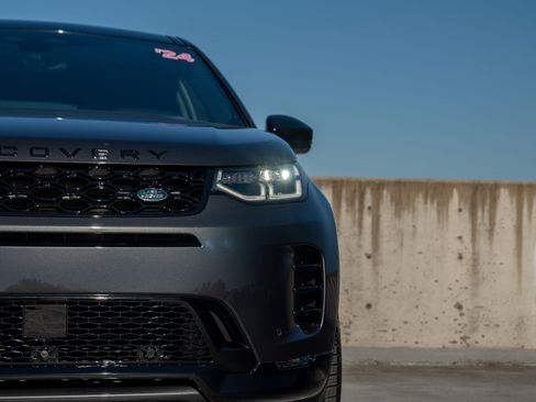 Used 2024 Land Rover Discovery Sport Dynamic SE AWD/4WD image 8
