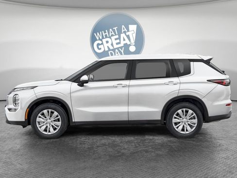 New 2026 Mitsubishi Outlander ES AWD/4WD image 3