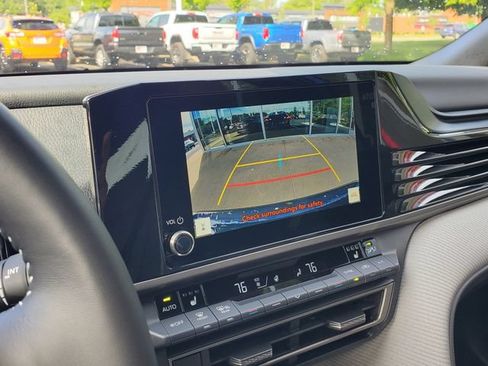 Used 2026 Toyota Camry SE FWD image 31