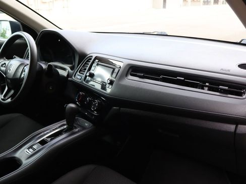 Used 2019 Honda HR-V LX image 17